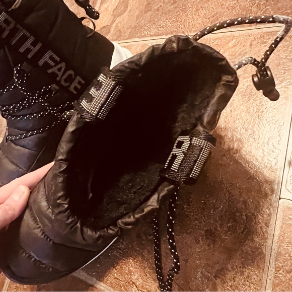Northface Booties Size 8 - Picture 2 of 5